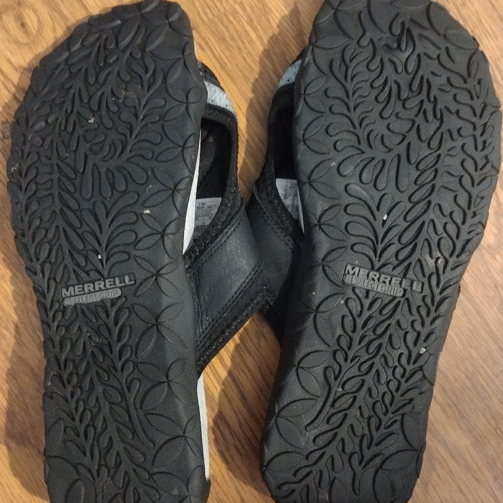 Merrell Black and White Sandal's #4 - Picture 3 of 3